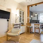 Vintage Four Terrassiga Korter Апартаменты